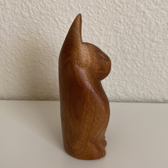 Carved Wooden Cat Sculpture - Picture 4 of 7